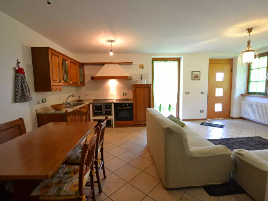 Immagine 7 di Appartamento in vendita  a Romeno