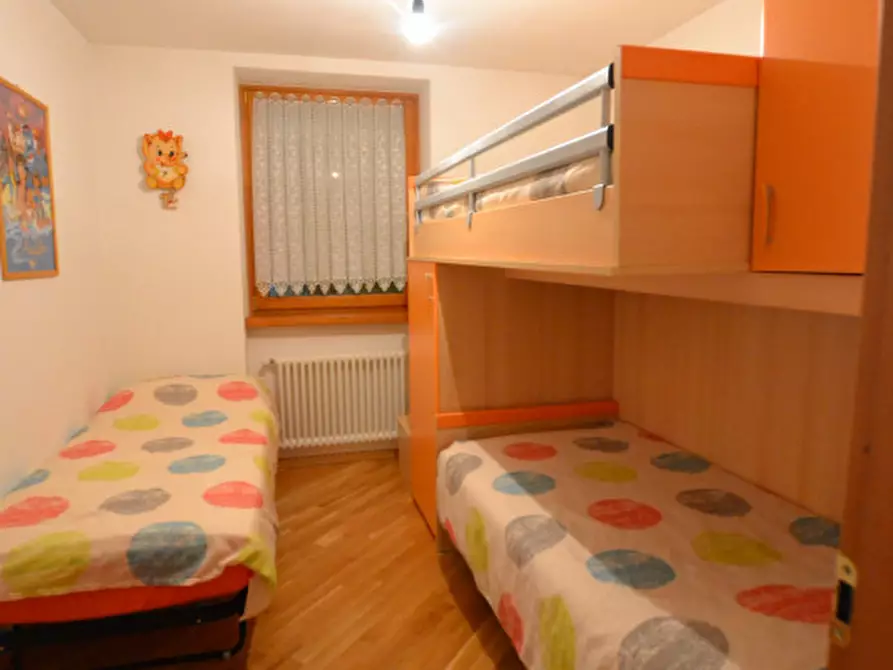 Immagine 11 di Appartamento in vendita  a Romeno