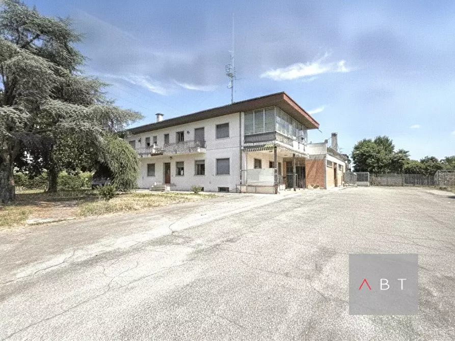 Immagine 1 di Casa indipendente in vendita  a Loreggia