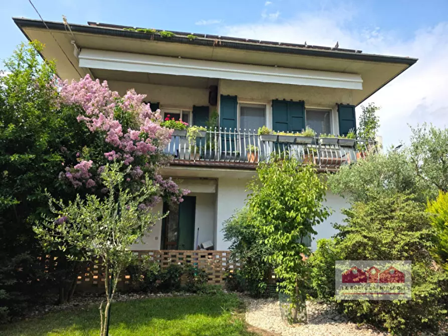Immagine 5 di Casa bifamiliare in vendita  in Strada di Polegge a Vicenza