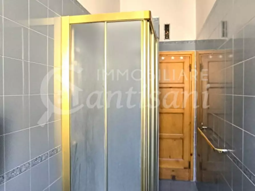 Immagine 14 di Appartamento in vendita  in Via Alfredo Oriani a Firenze