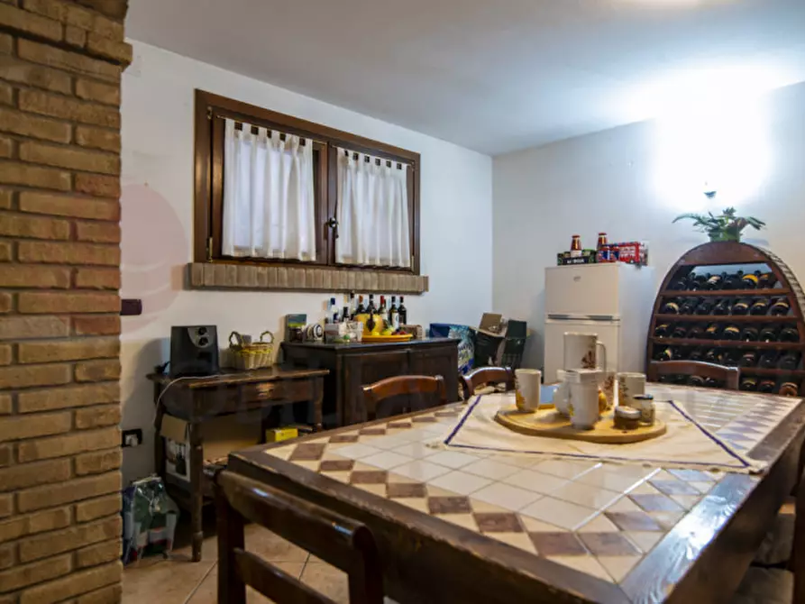 Immagine 15 di Casa indipendente in vendita  in Via Due Torri a Due Carrare