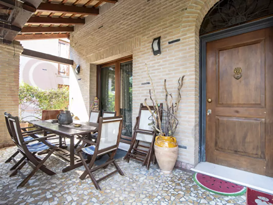 Immagine 18 di Casa indipendente in vendita  in Via Due Torri a Due Carrare