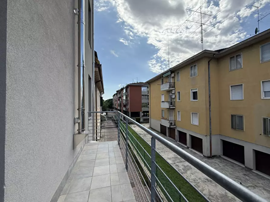 Immagine 13 di Appartamento in vendita  in Via Luciano Marchi 6 a Verona