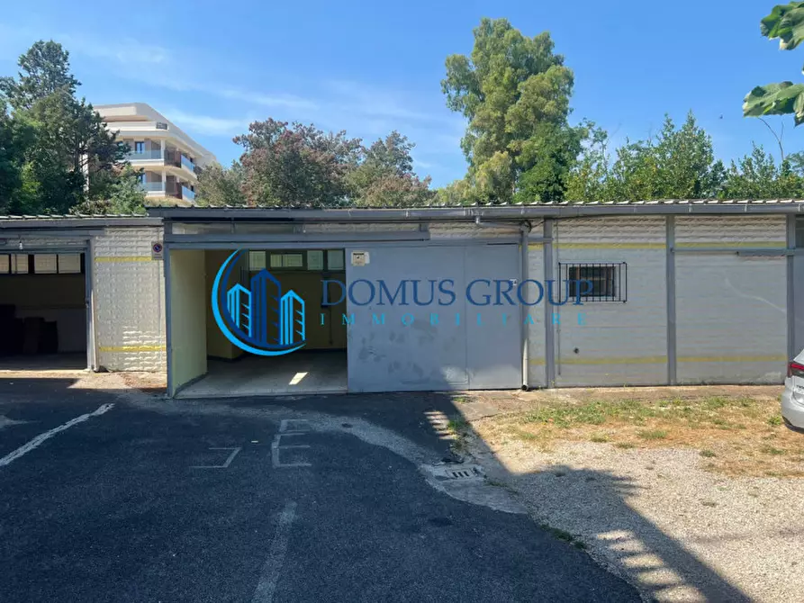 Immagine 4 di Laboratorio in vendita  in Via Villafalletto a Roma