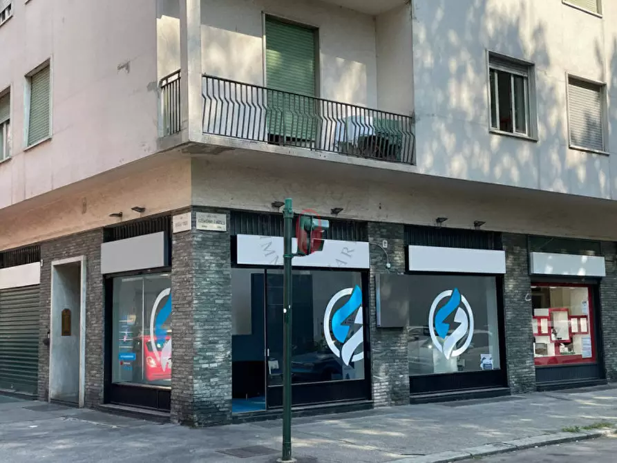 Immagine 1 di Negozio in vendita  in Corso Giovanni Agnelli 104 a Torino
