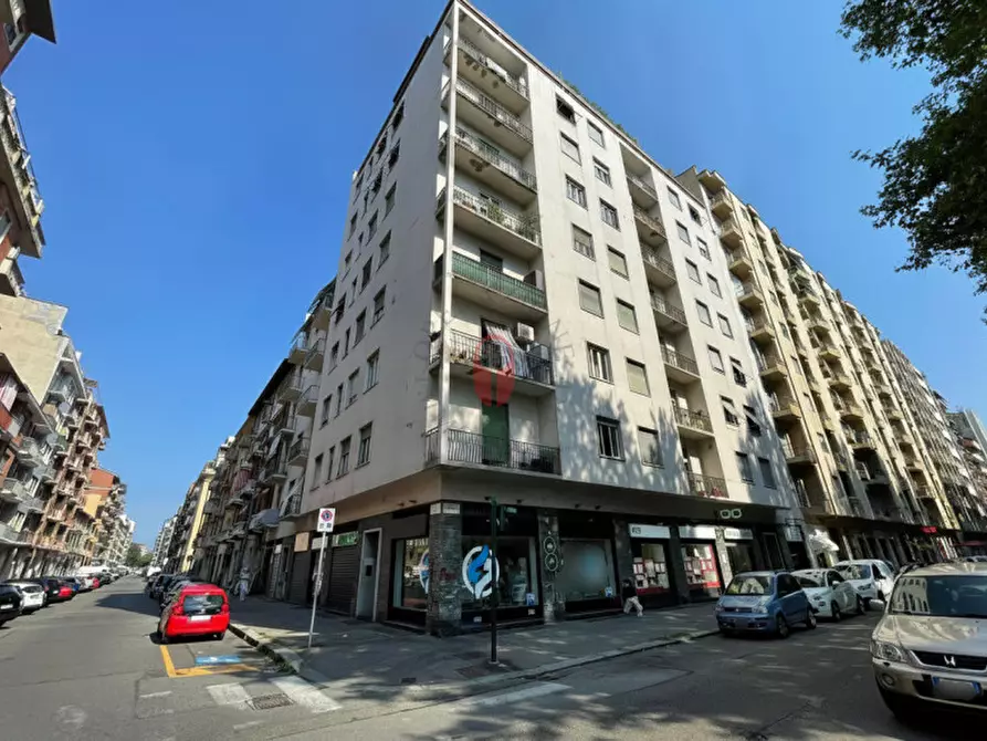 Immagine 2 di Negozio in vendita  in Corso Giovanni Agnelli 104 a Torino