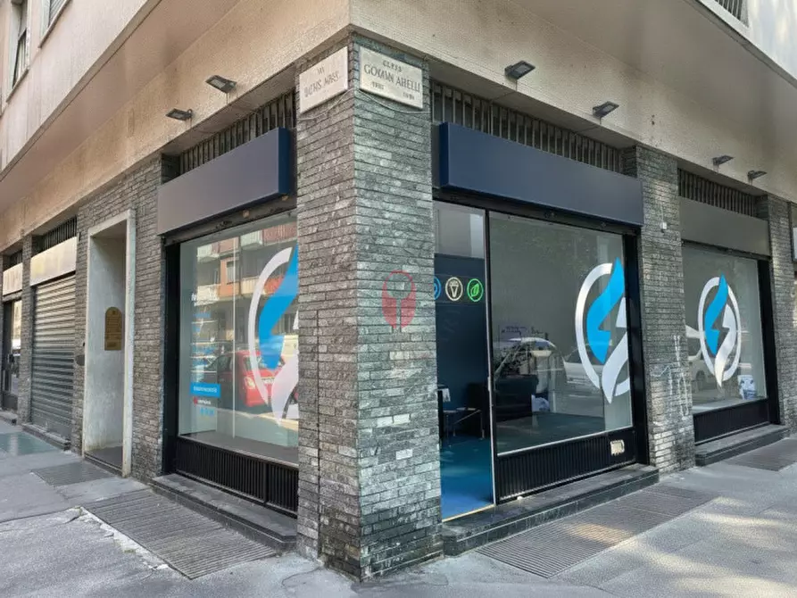 Immagine 3 di Negozio in vendita  in Corso Giovanni Agnelli 104 a Torino