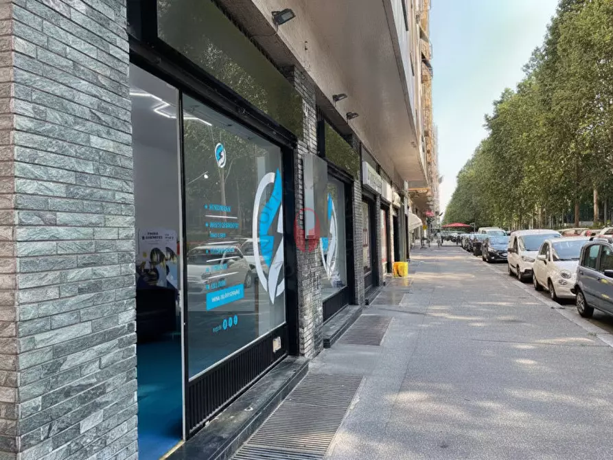 Immagine 4 di Negozio in vendita  in Corso Giovanni Agnelli 104 a Torino