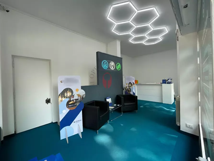Immagine 6 di Negozio in vendita  in Corso Giovanni Agnelli 104 a Torino