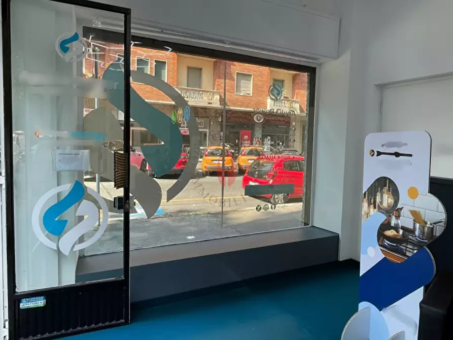 Immagine 10 di Negozio in vendita  in Corso Giovanni Agnelli 104 a Torino