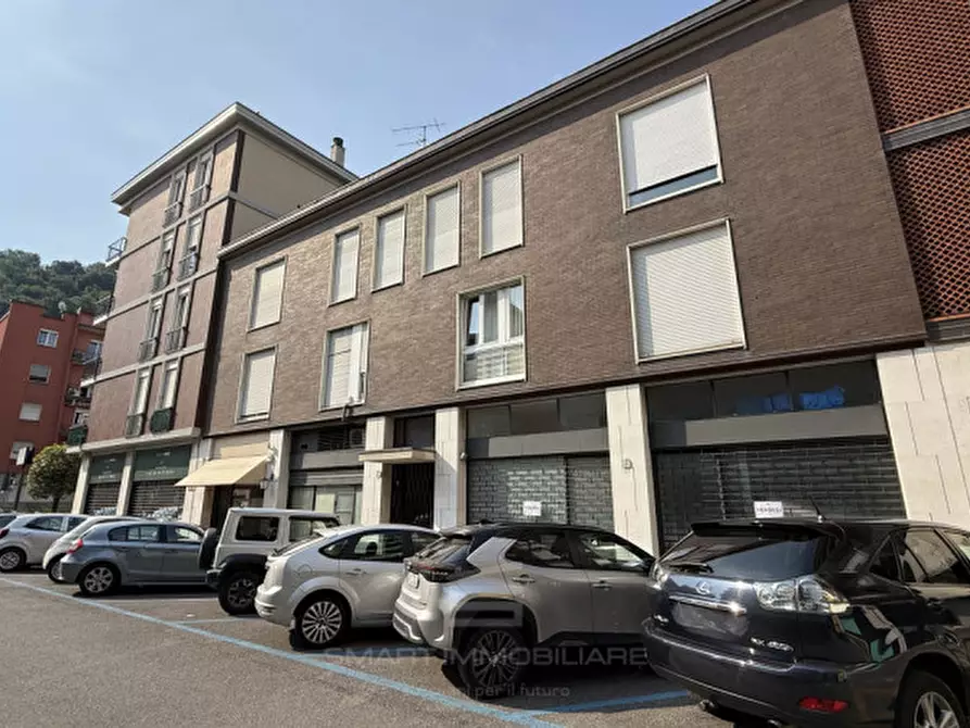 Immagine 1 di Attività commerciale in vendita  in Via Manara Valgimigli a Brescia