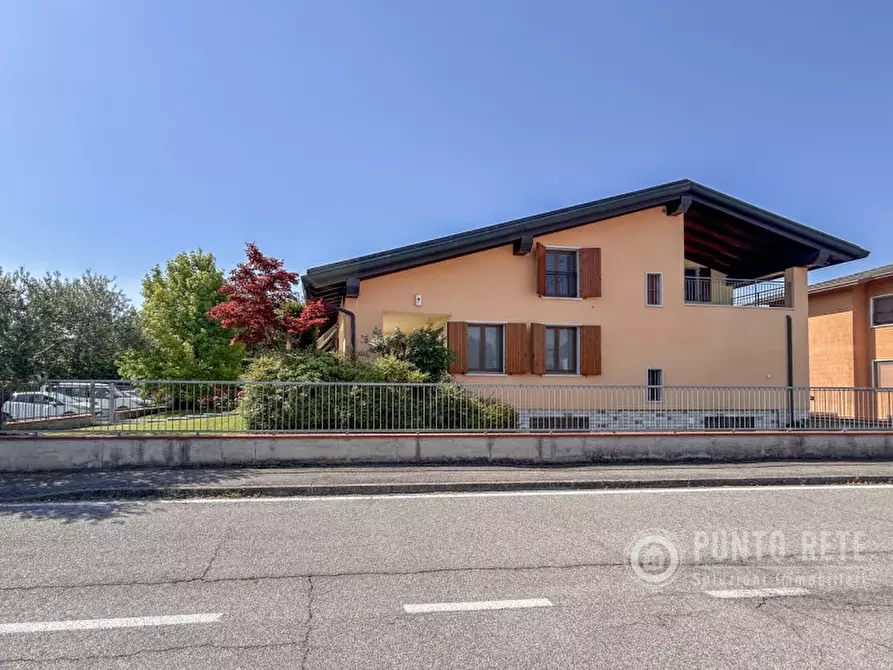 Immagine 10 di Casa bifamiliare in vendita  in Via Aldo Moro a Trevenzuolo