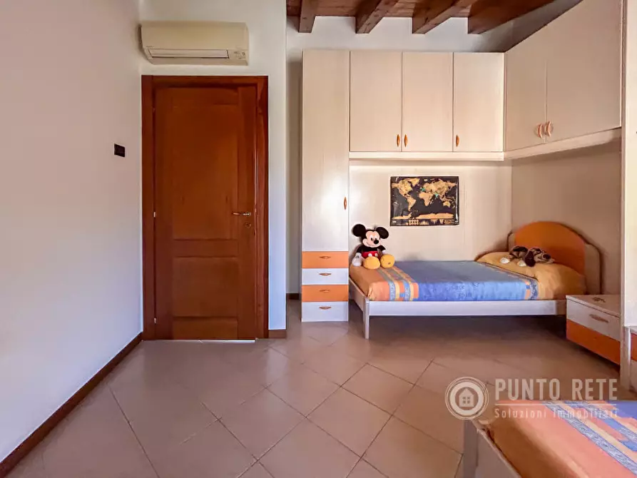 Immagine 40 di Casa bifamiliare in vendita  in Via Aldo Moro a Trevenzuolo