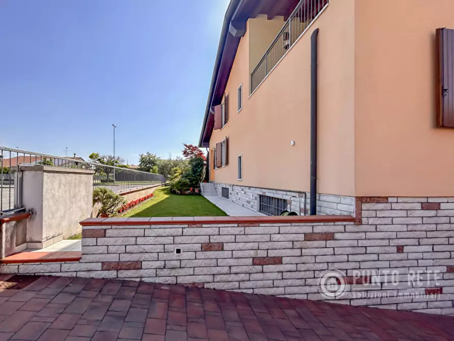 Immagine 65 di Casa bifamiliare in vendita  in Via Aldo Moro a Trevenzuolo