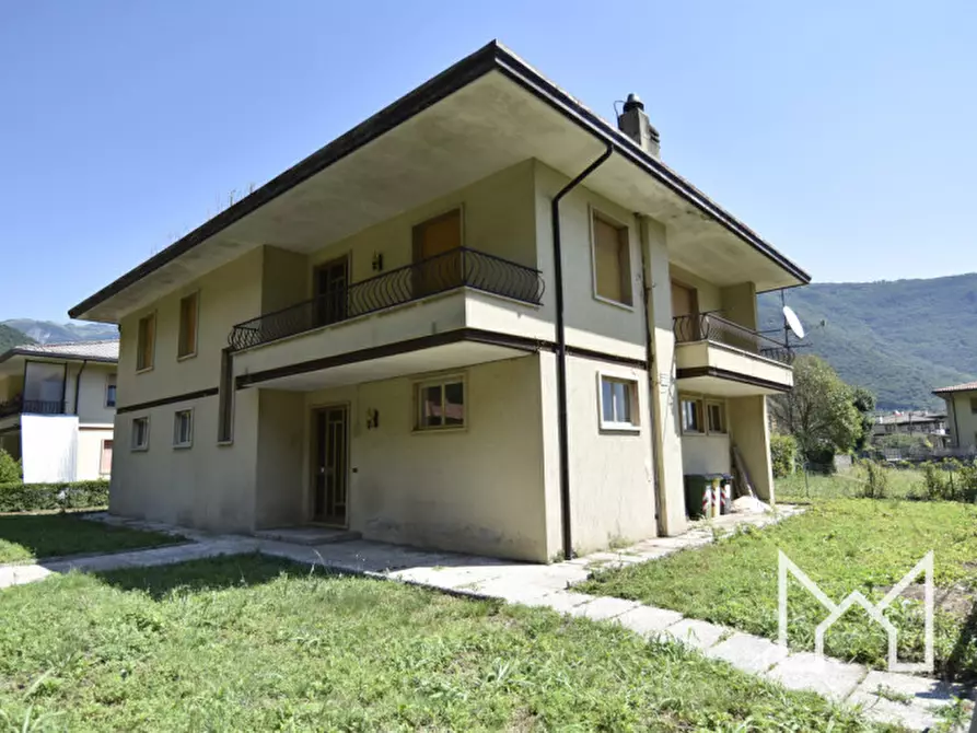 Immagine 1 di Casa indipendente in vendita  a Bassano Del Grappa