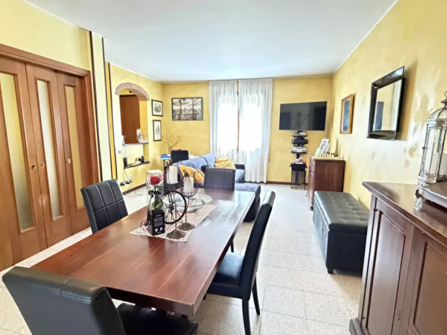 Immagine 9 di Villa in vendita  in Via Palestro 27 a Missaglia