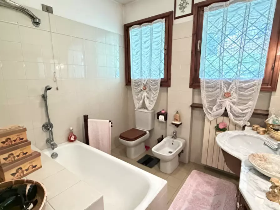 Immagine 38 di Villa in vendita  in Via Palestro 27 a Missaglia