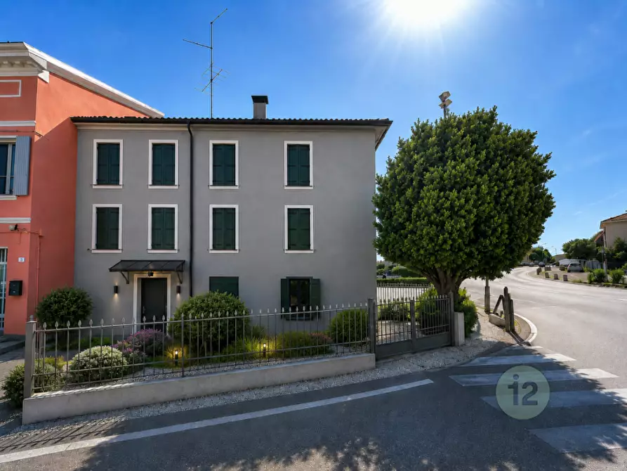 Immagine 1 di Villetta a schiera in vendita  in Via Roma a Medolla