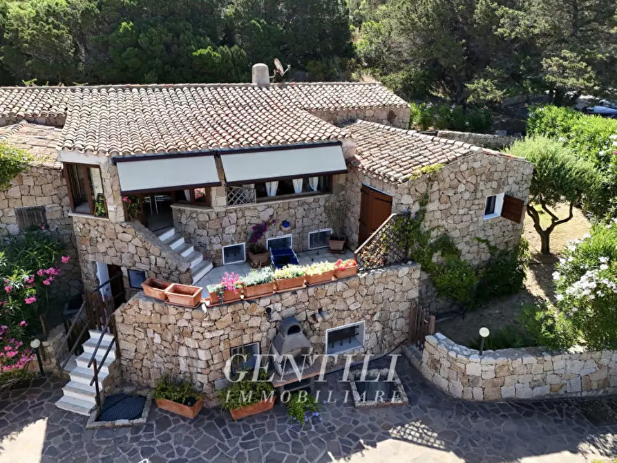 Immagine 1 di Appartamento in vendita  a Arzachena