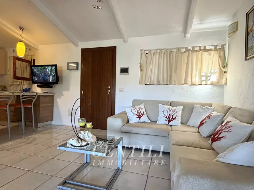 Immagine 4 di Appartamento in vendita  a Arzachena