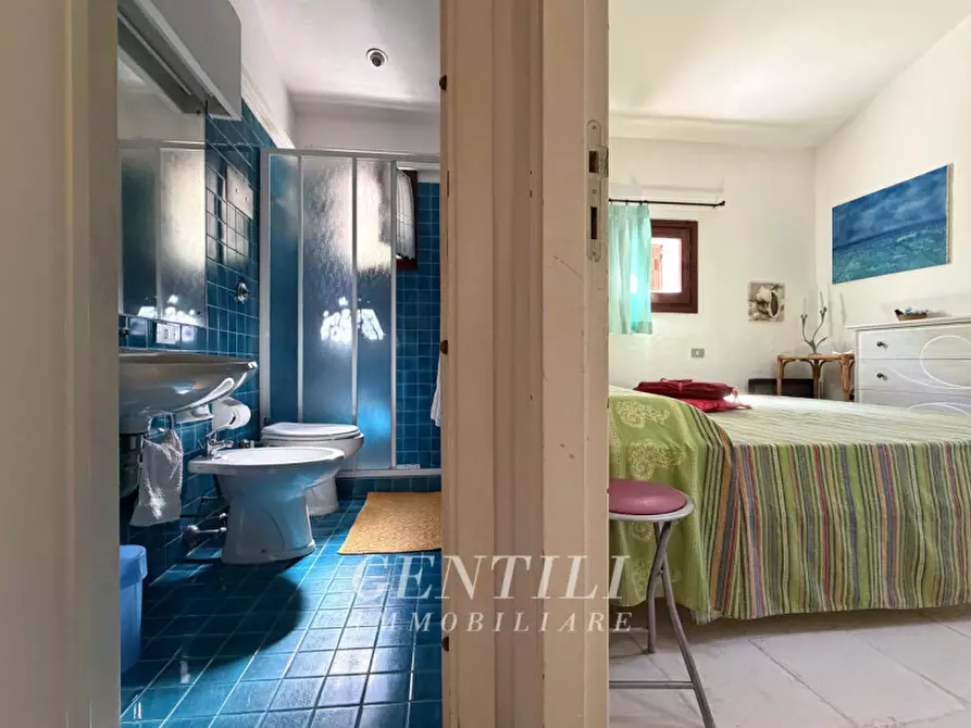Immagine 11 di Appartamento in vendita  a Arzachena