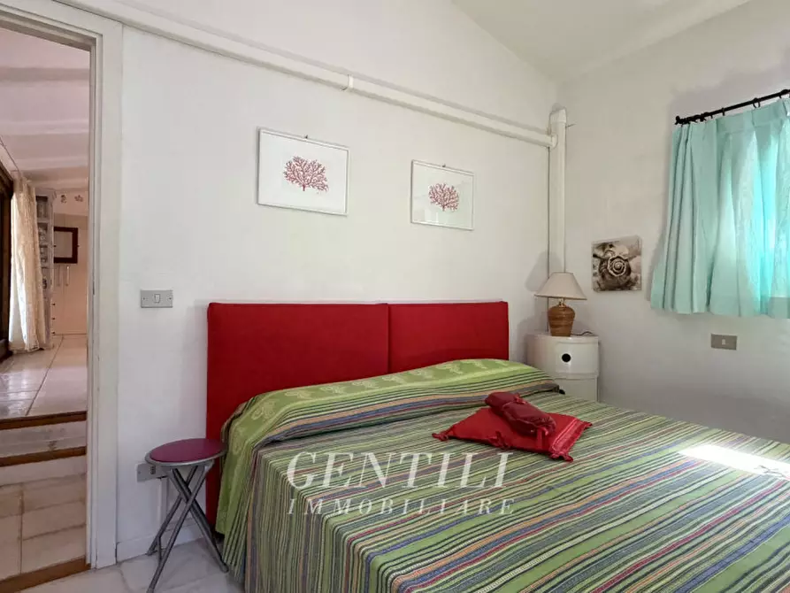 Immagine 13 di Appartamento in vendita  a Arzachena