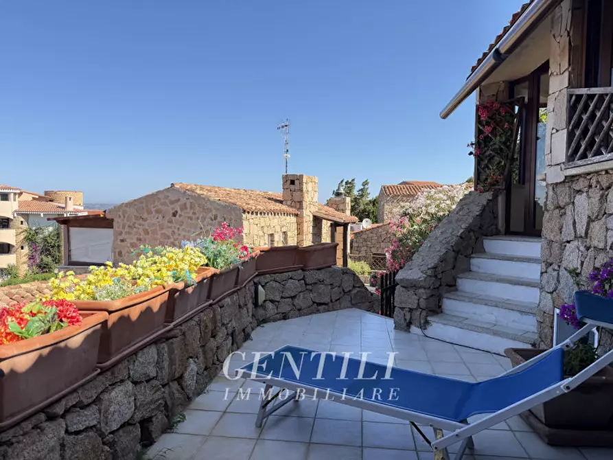 Immagine 18 di Appartamento in vendita  a Arzachena