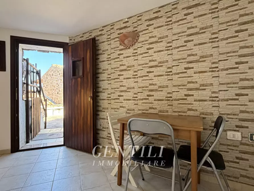 Immagine 23 di Appartamento in vendita  a Arzachena