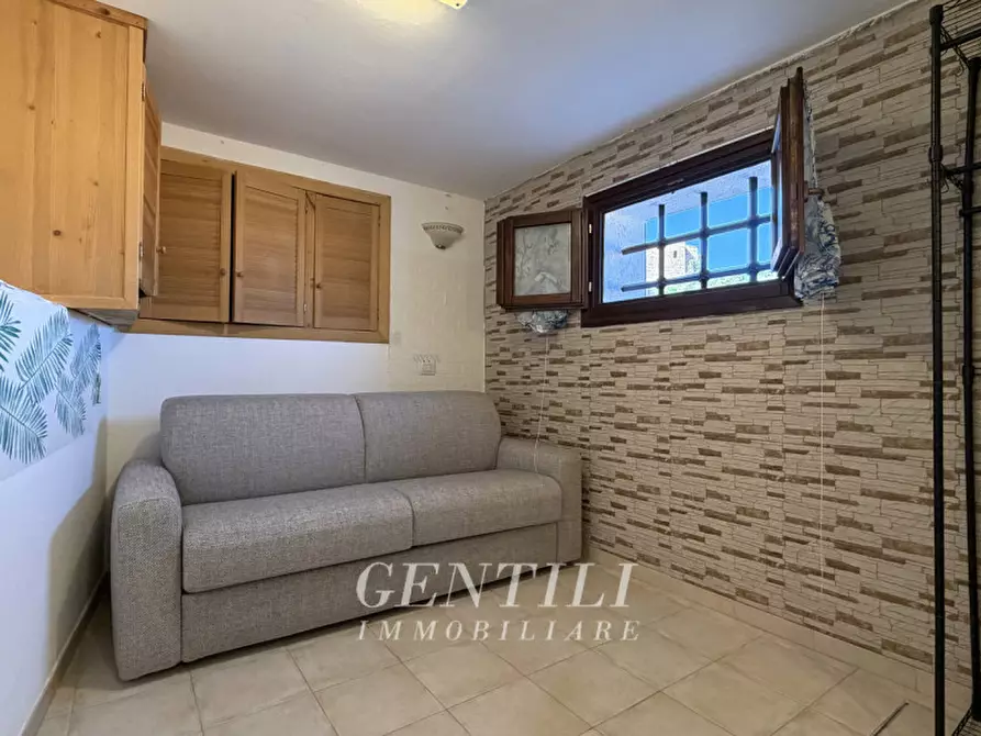 Immagine 25 di Appartamento in vendita  a Arzachena