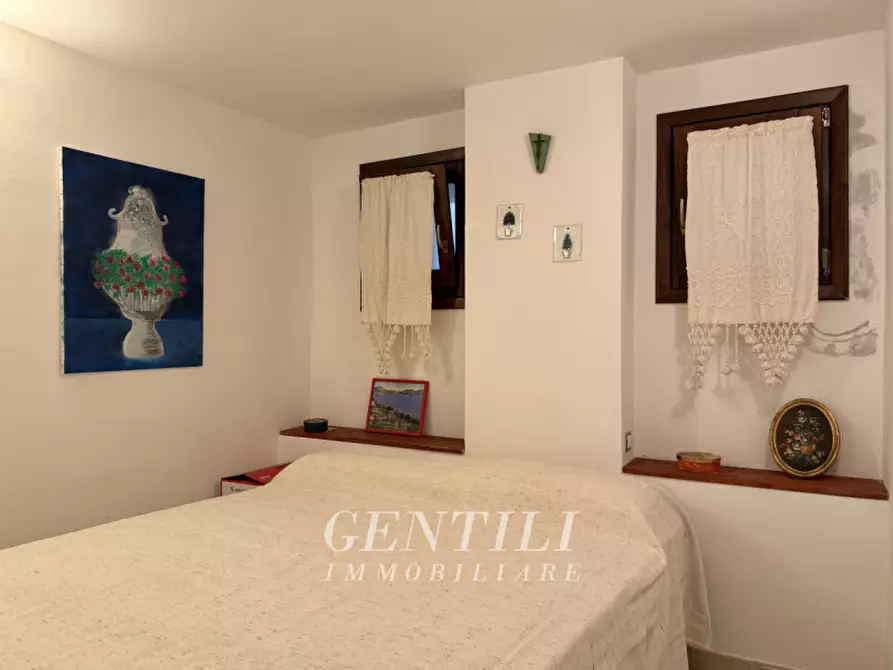 Immagine 30 di Appartamento in vendita  a Arzachena