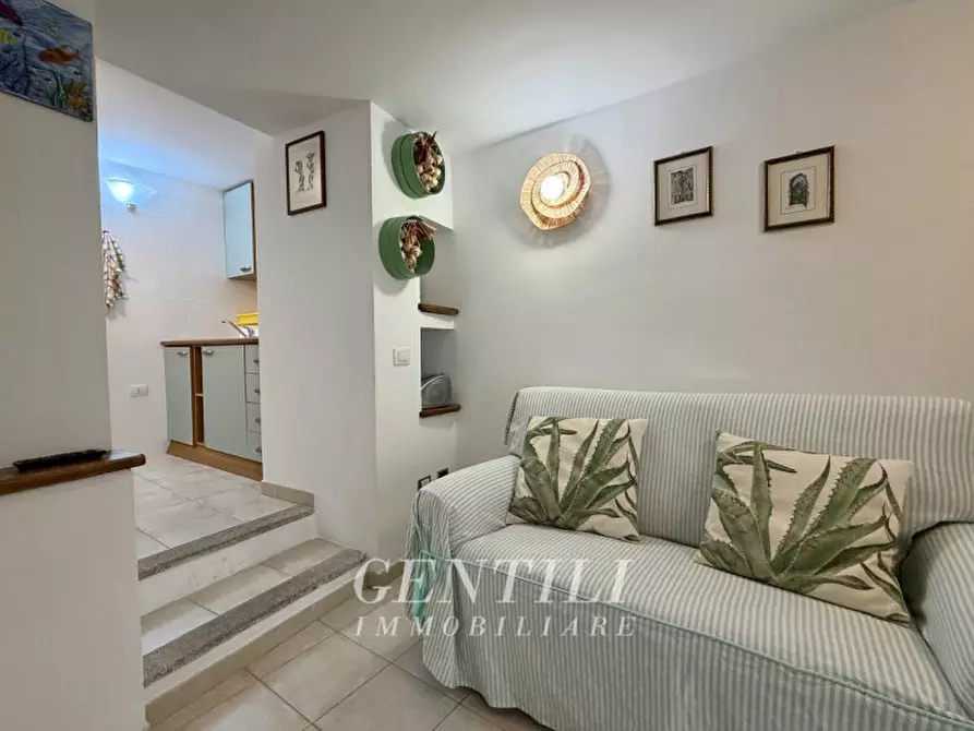 Immagine 41 di Appartamento in vendita  a Arzachena