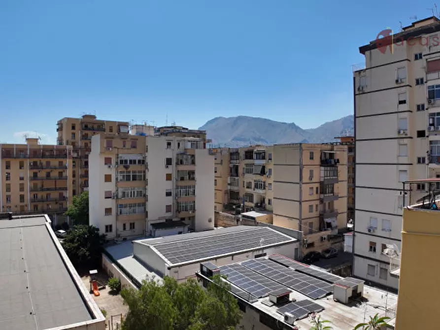 Immagine 8 di Camera in affitto  in Via Elia Crisafulli 15 a Palermo