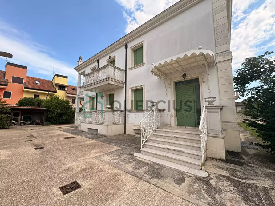 Immagine 2 di Villa in vendita  in VIA ROSSINI a Lavagno