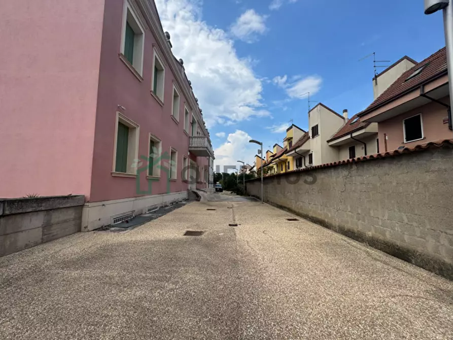 Immagine 11 di Villa in vendita  in VIA ROSSINI a Lavagno