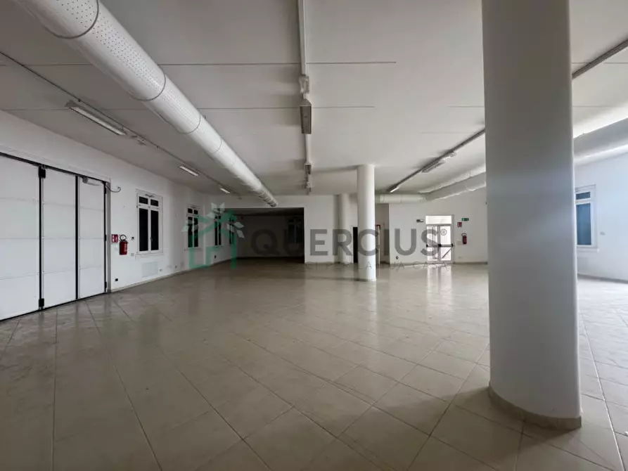 Immagine 28 di Villa in vendita  in VIA ROSSINI a Lavagno