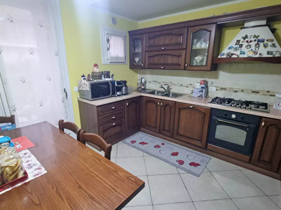Immagine 2 di Casa quadrifamiliare in vendita  a Teolo