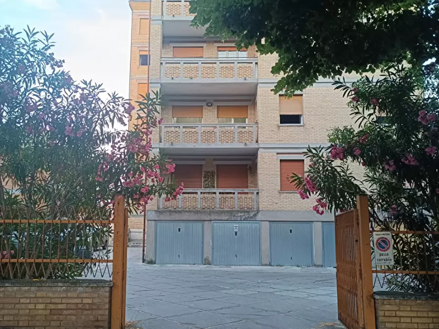 Immagine 4 di Appartamento in vendita  in Viale Telesforo Carradori a Macerata