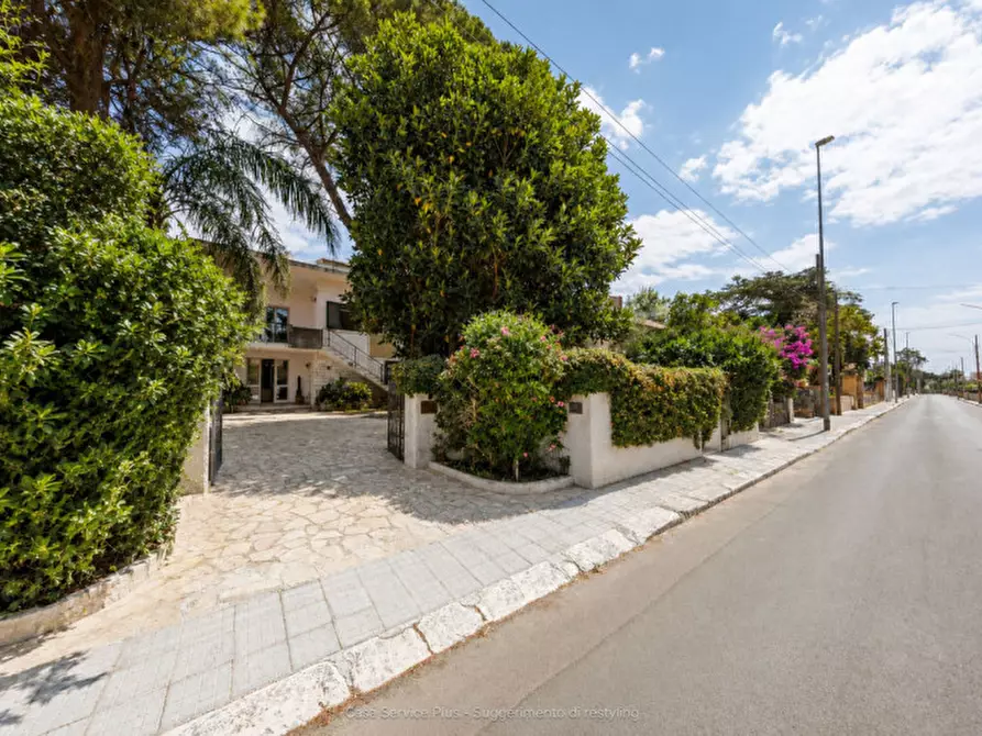 Immagine 28 di Casa bifamiliare in vendita  in Via San Simone a Sannicola