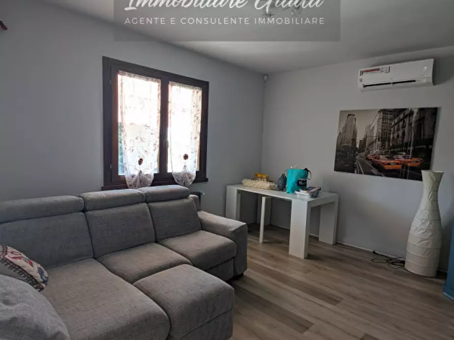 Immagine 5 di Casa indipendente in vendita  a Vittorio Veneto