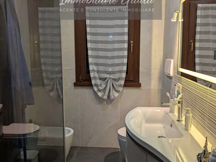 Immagine 10 di Casa indipendente in vendita  a Vittorio Veneto