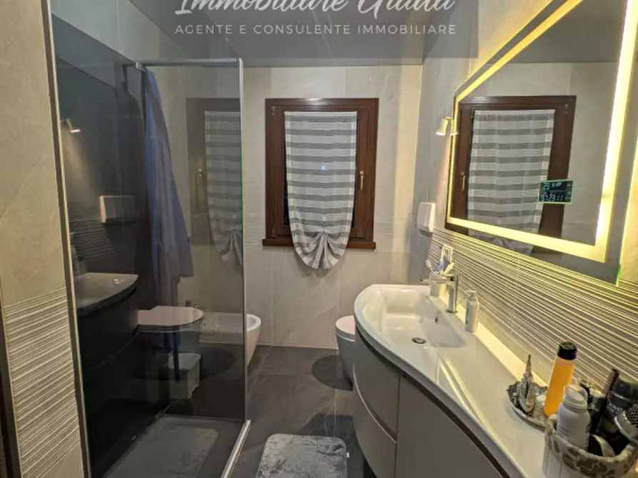 Immagine 11 di Casa indipendente in vendita  a Vittorio Veneto