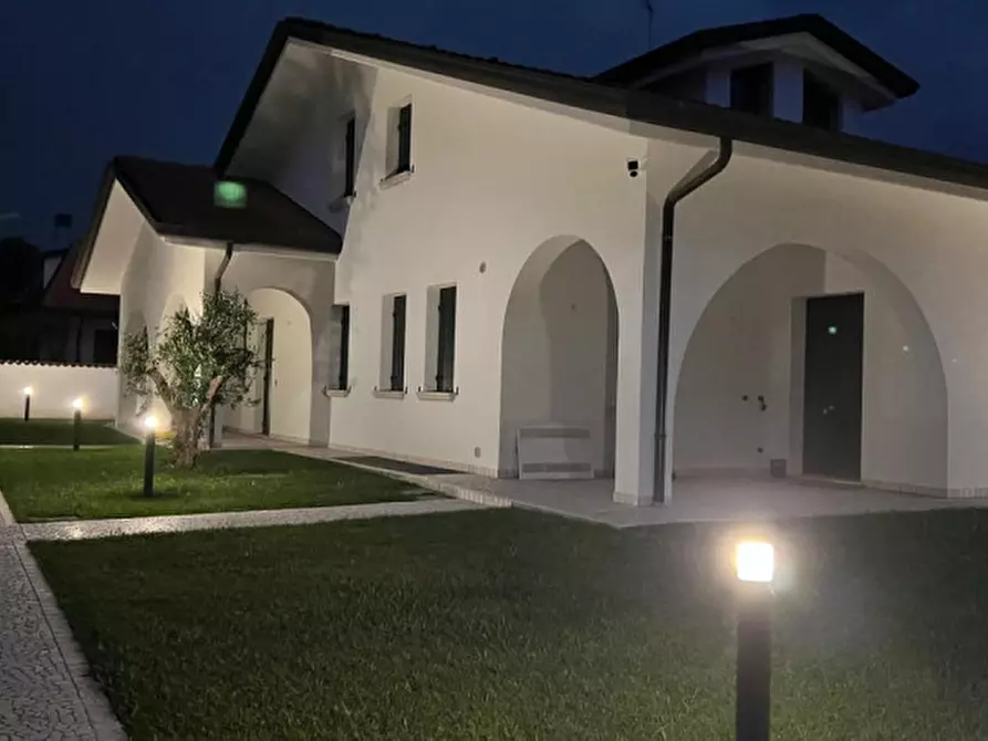 Immagine 2 di Villa in vendita  a Noventa Padovana