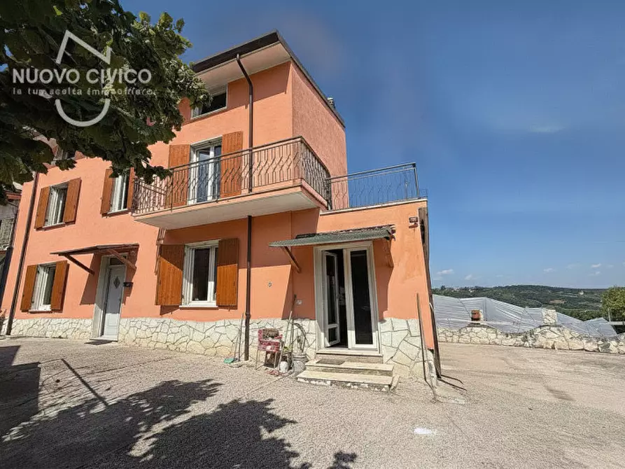 Immagine 1 di Villetta a schiera in vendita  in Via Moruri 14 a Verona