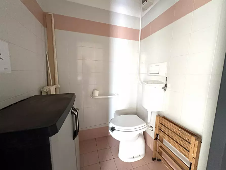 Immagine 7 di Negozio in vendita  in Via Roma a Ponte San Nicolò