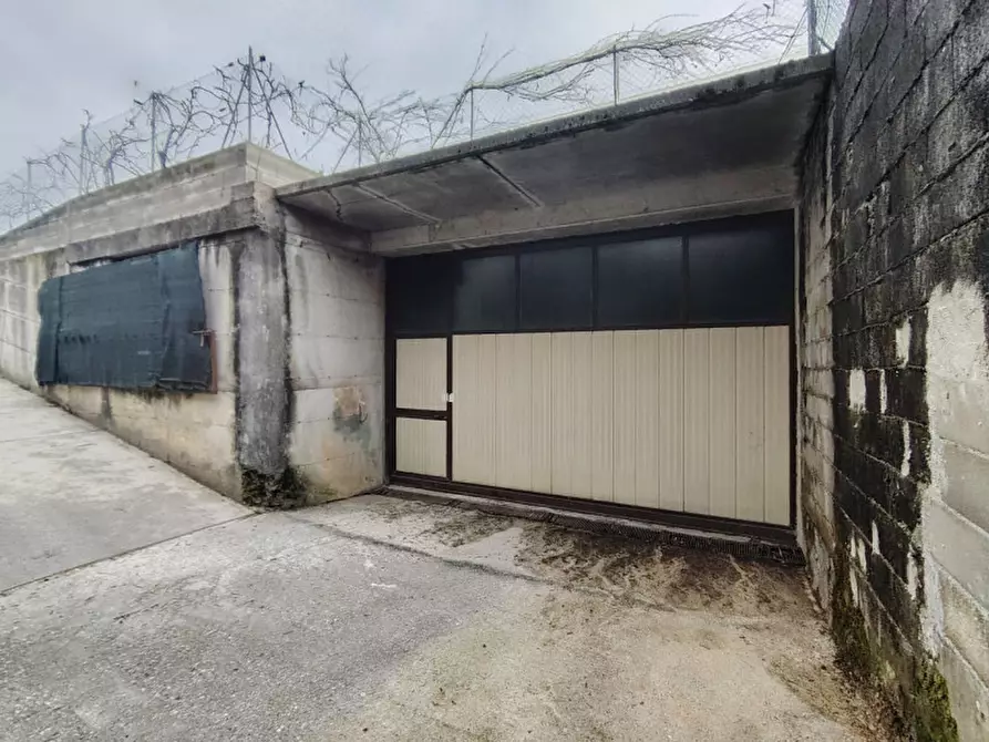 Immagine 1 di Magazzino in vendita  a Pieve Del Grappa