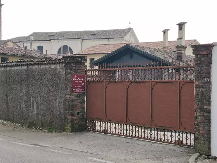 Immagine 2 di Magazzino in vendita  a Pieve Del Grappa