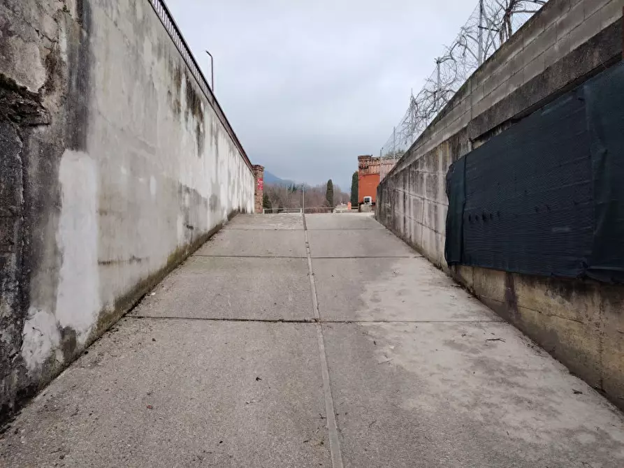 Immagine 4 di Magazzino in vendita  a Pieve Del Grappa