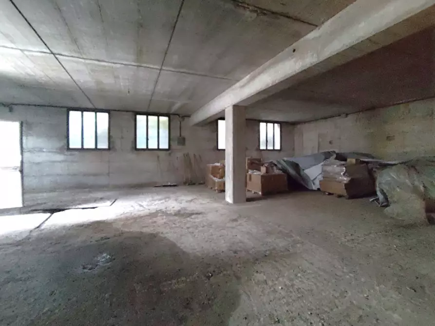 Immagine 8 di Magazzino in vendita  a Pieve Del Grappa