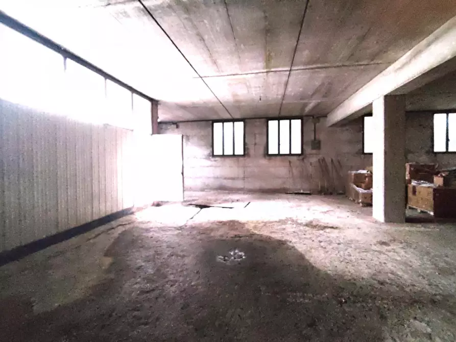 Immagine 9 di Magazzino in vendita  a Pieve Del Grappa